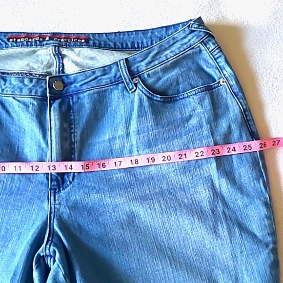 Standards & Practices Wide Leg Cropped Jeans Size 22 Medium Wash Raw Hem - Picture 15 of 16